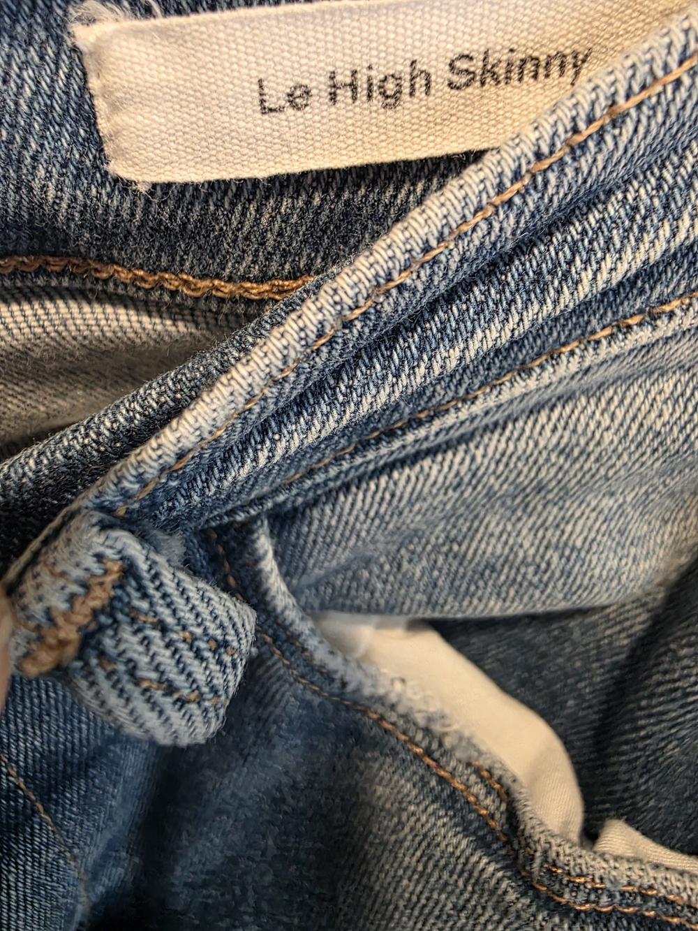 Frame Denim Mid-Wash Skinny Jeans in Light Blue - Picture 4 of 6
